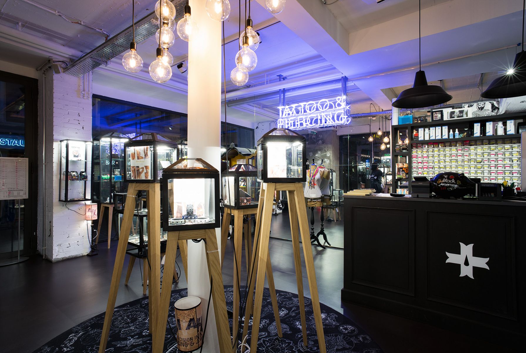 Giahi Tattoo & Piercing (Niederdorf)